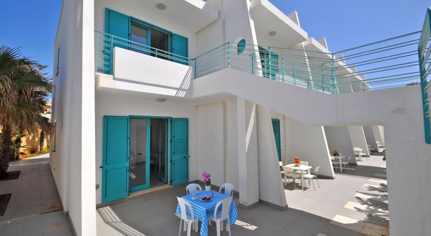 Terrazze Del Mare Aparthotel Racale Exterior photo