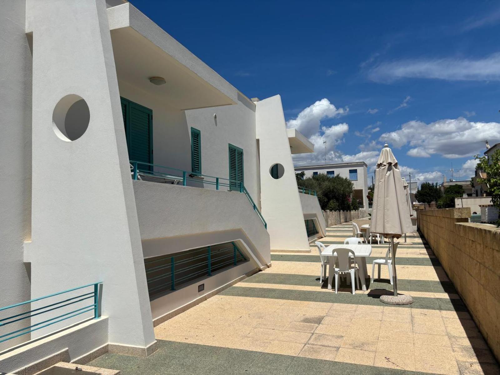 Terrazze Del Mare Aparthotel Racale Exterior photo