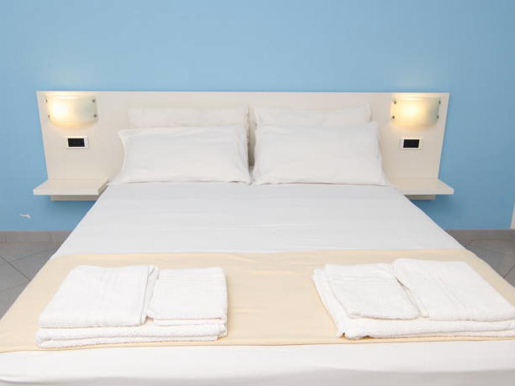 Terrazze Del Mare Aparthotel Racale Room photo